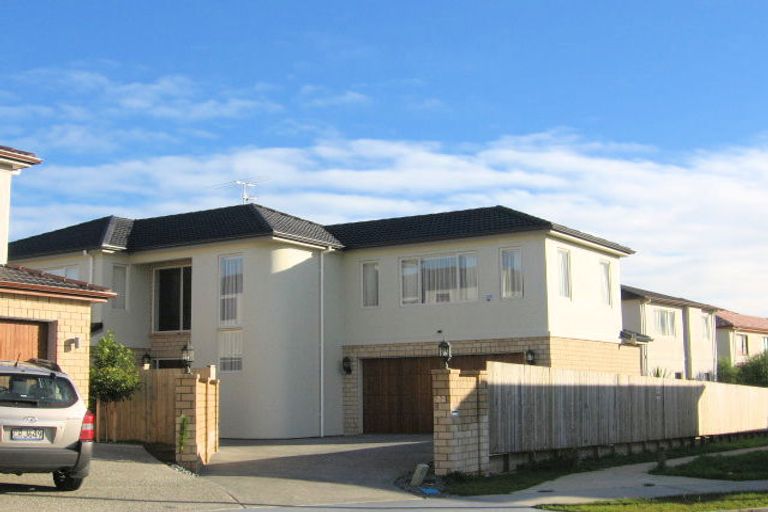 Photo of property in 32 Kaseng Place, East Tamaki Heights, Auckland, 2016