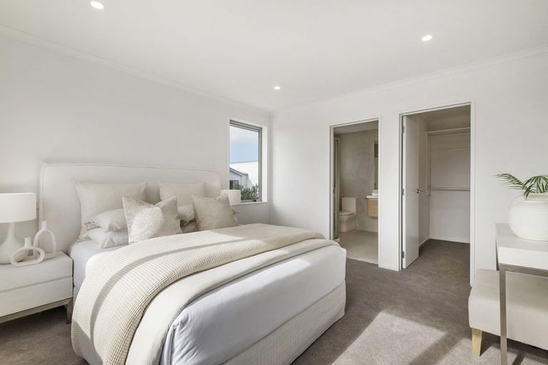 Photo of property in 11 Owen Chapman Drive, Red Beach, 0932