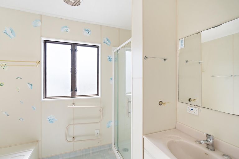 Photo of property in 2/77 Fitzroy Street, Papatoetoe, Auckland, 2104