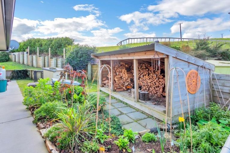 Photo of property in 64 Kaipara Coast Highway, Helensville, Kaukapakapa, 0871