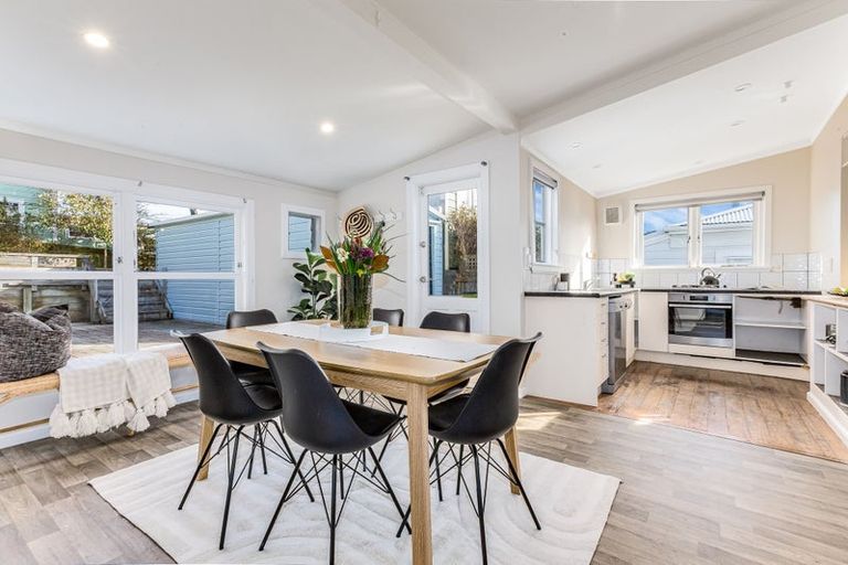 Photo of property in 11 Angus Avenue, Berhampore, Wellington, 6023