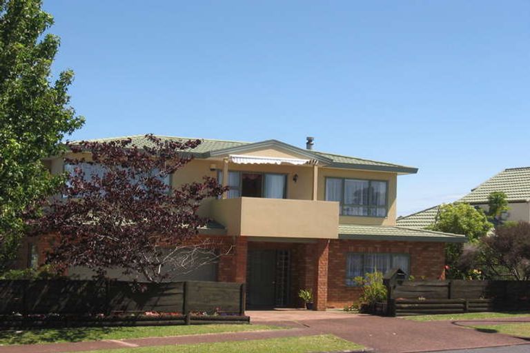 Photo of property in 129 Awaroa Road, Sunnyvale, Auckland, 0612