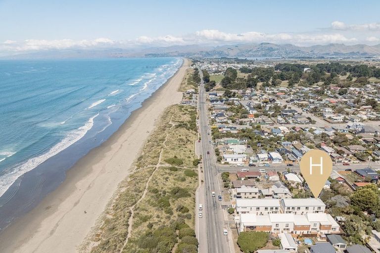 Photo of property in 4/50 Marine Parade, North New Brighton, Christchurch, 8083