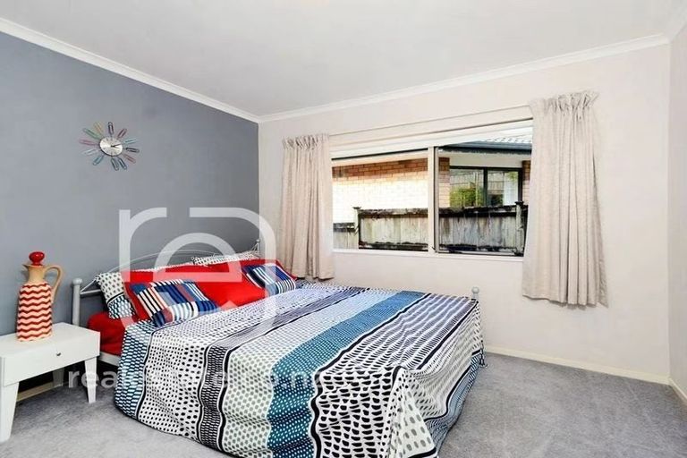 Photo of property in 8 Helen Ryburn Place, Torbay, Auckland, 0630