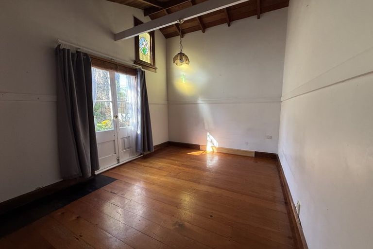 Photo of property in 2/523 Beach Road, Murrays Bay, Auckland, 0630