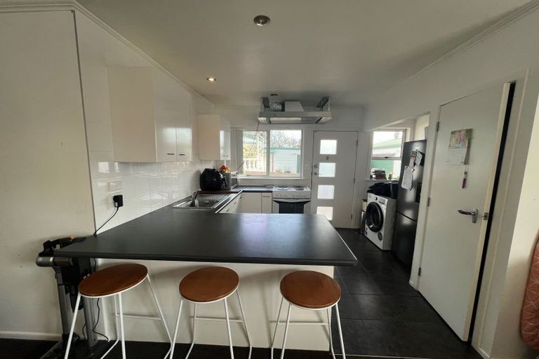 Photo of property in 118 Mcleod Road, Te Atatu South, Auckland, 0610