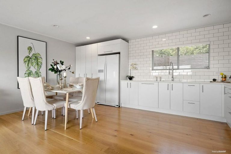 Photo of property in 2/31 Rangatira Road, Birkdale, Auckland, 0626