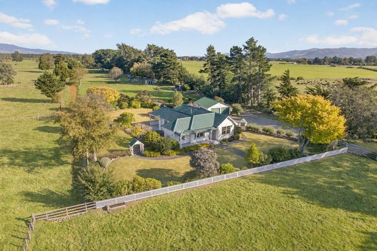 Photo of property in 52 Longwood Road, South Featherston, Featherston, 5771