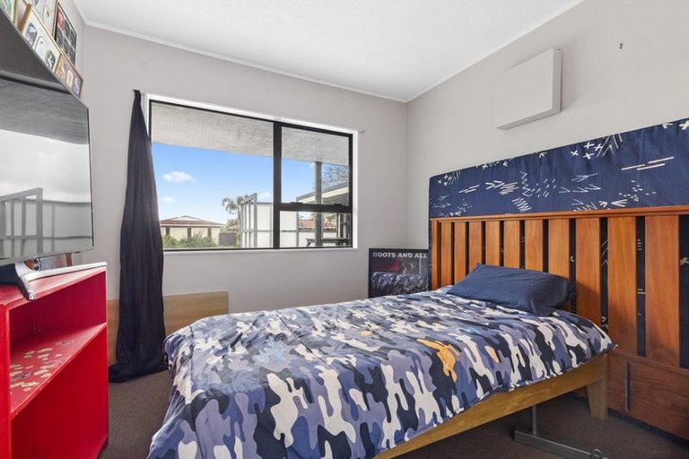 Photo of property in 12 Riverside Drive, Waiuku, 2123