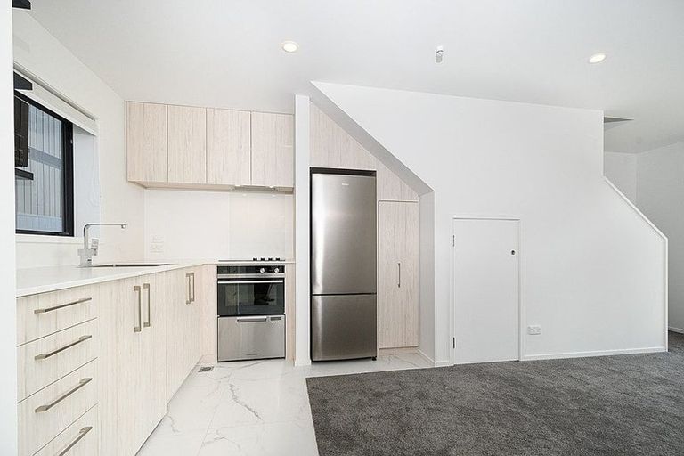 Photo of property in 9/87 Taikata Road, Te Atatu Peninsula, Auckland, 0610