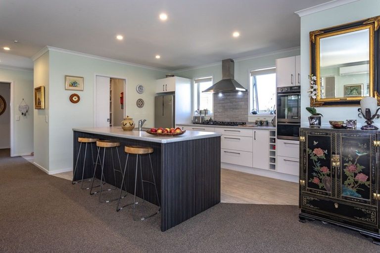 Photo of property in 80 Golden Shore Place, Coromandel, 3506