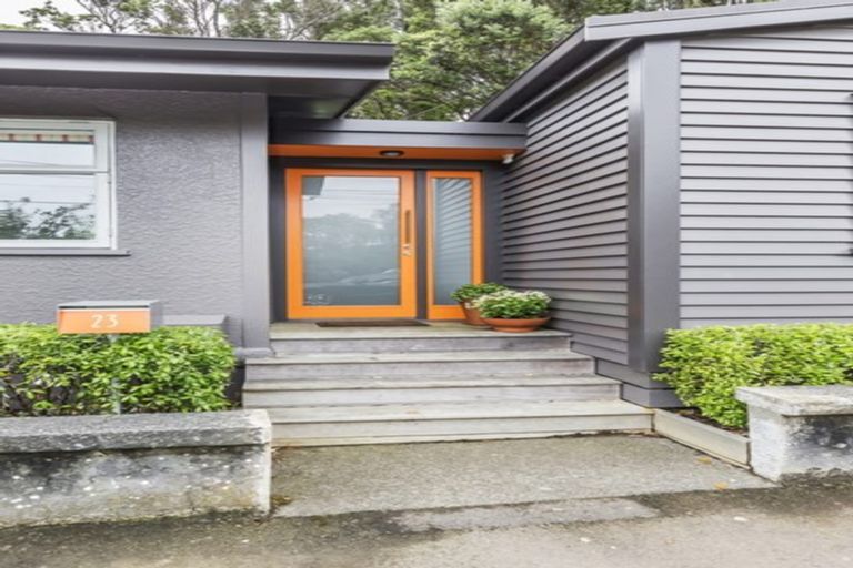 Photo of property in 23 West Road, Northland, Wellington, 6012