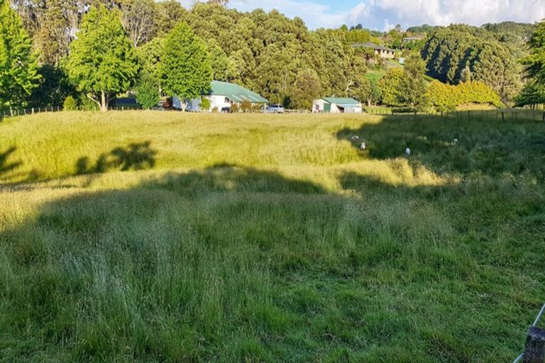 Photo of property in 150 Kaipara Road, Papakura, 2582