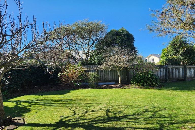 Photo of property in 7 Kaitake Place, Oakura, 4314