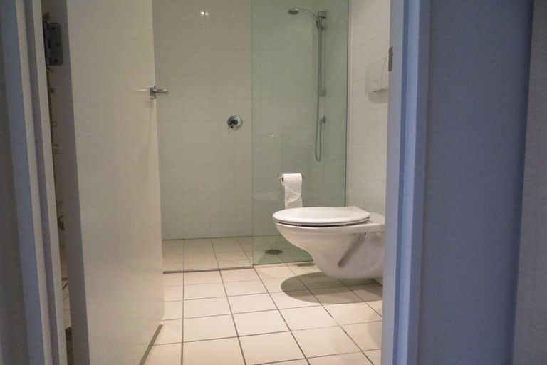 Photo of property in Sanctum Apartment, 10 Ebor Street, Te Aro, Wellington, 6011