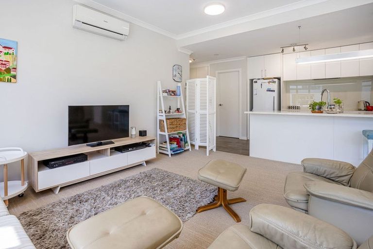 Photo of property in 66 Panorama Heights, Orewa, 0931