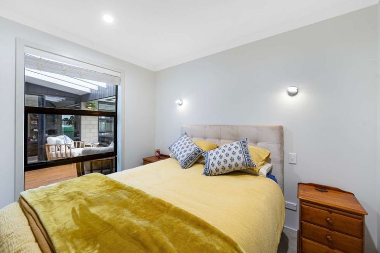 Photo of property in 45 Golf Vue Place, Castlecliff, Whanganui, 4501