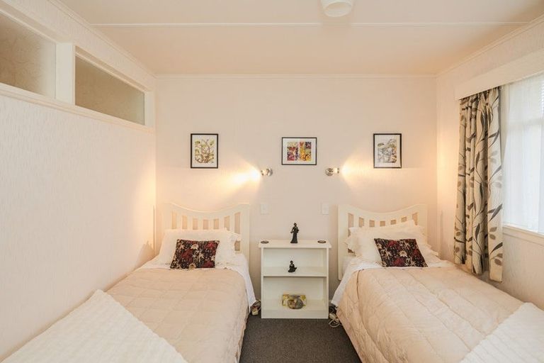 Photo of property in 10 Solway Street, Holmes Hill, Oamaru, 9401