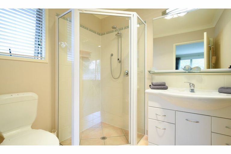 Photo of property in 34 Starlight Cove, Hobsonville, Auckland, 0618