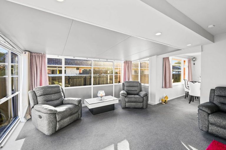 Photo of property in 1/310 Main North Road, Redwood, Christchurch, 8051