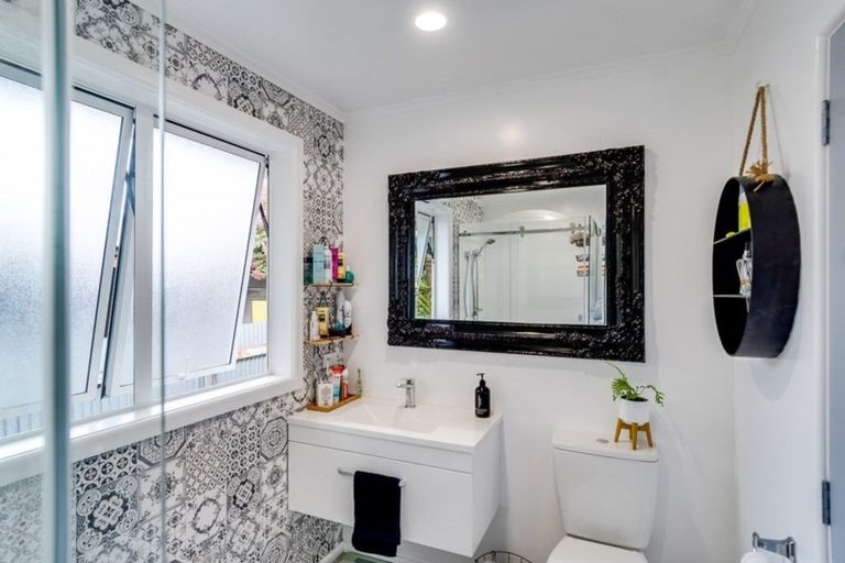 Photo of property in 3 Nikau Street, Taradale, Napier, 4112