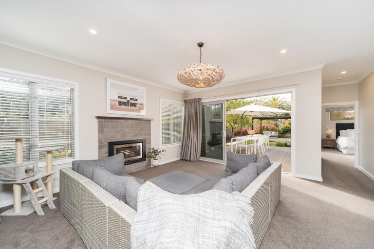 Photo of property in 5 Heritage Place, Terrace End, Palmerston North, 4410