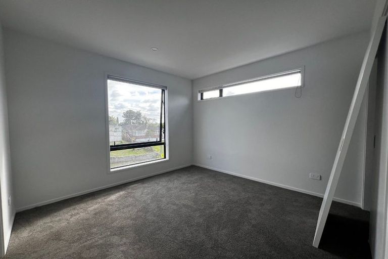 Photo of property in 21 Divich Avenue, Te Atatu South, Auckland, 0610