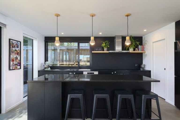 Photo of property in 32 Huntaway Close, Stoke, Nelson, 7011