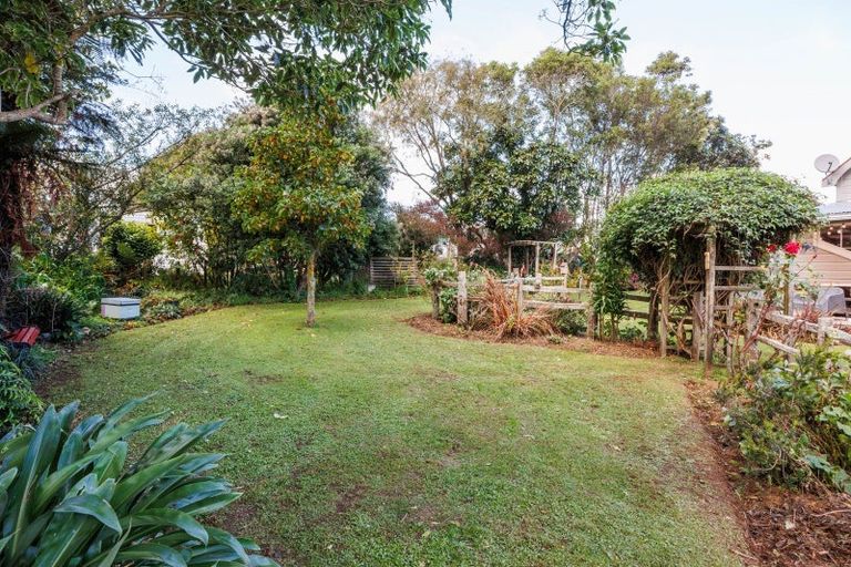 Photo of property in 6 Edwards Street, Kimbolton, Feilding, 4777