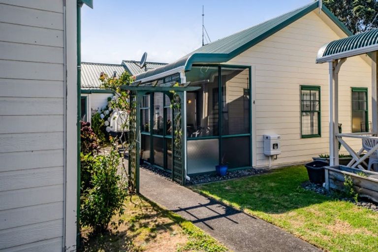 Photo of property in 70-76 Whiteley Street, Moturoa, New Plymouth, 4310