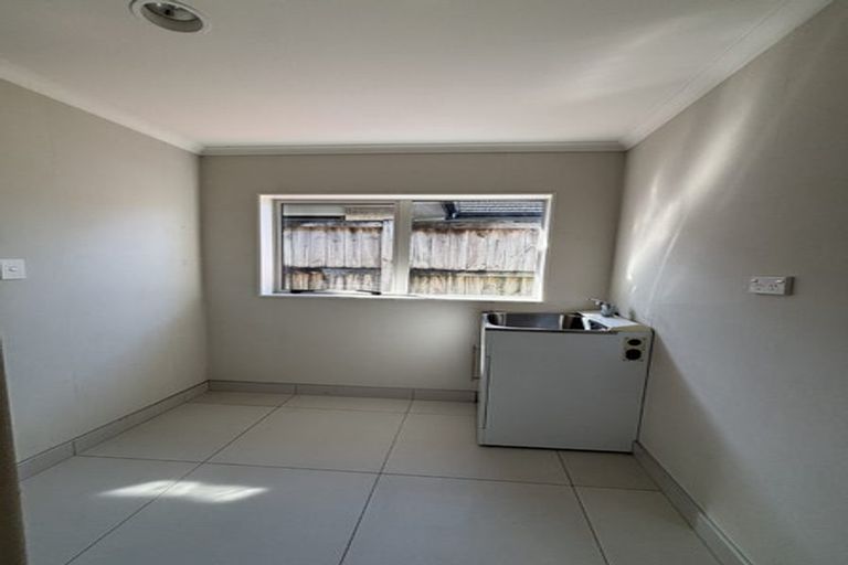 Photo of property in 1 Pickaberry Avenue, Karaka, Papakura, 2113