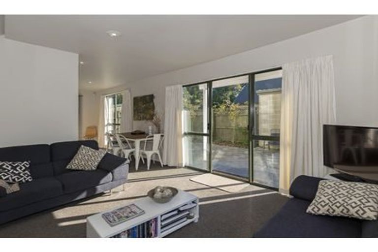 Photo of property in 3/198 Greers Road, Bryndwr, Christchurch, 8053