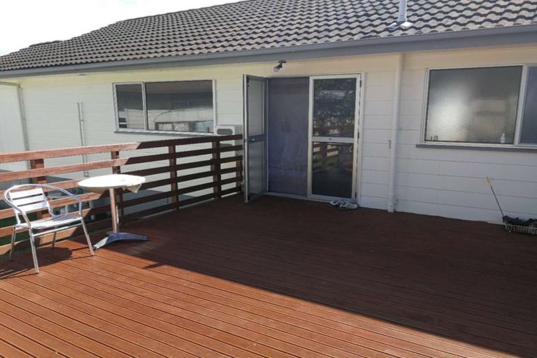 Photo of property in 13 Merida Place, Unsworth Heights, Auckland, 0632