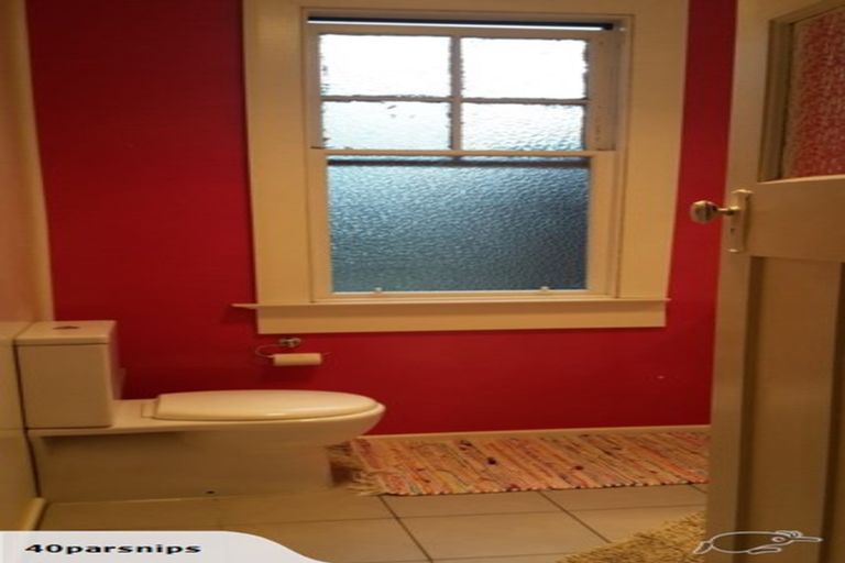 Photo of property in 37 Macandrew Road, South Dunedin, Dunedin, 9012