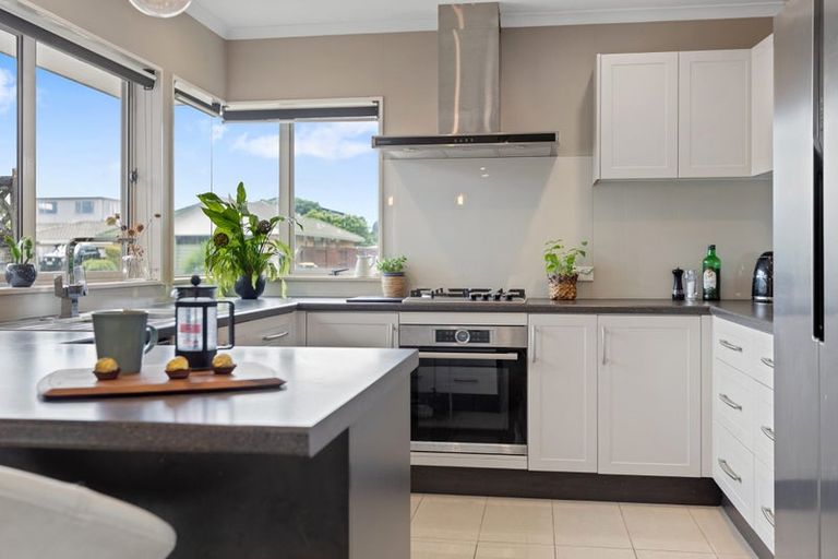 Photo of property in 30 Blake Boulevard, Papamoa Beach, Papamoa, 3118