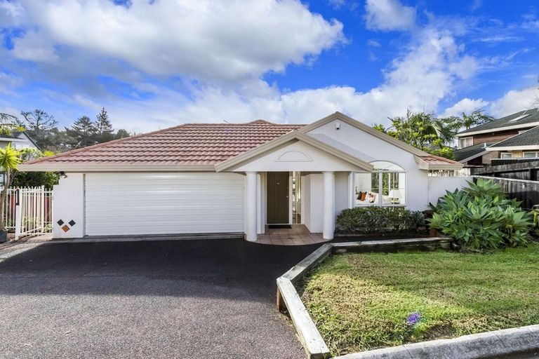 Photo of property in 2 Garden Lane, Torbay, Auckland, 0632