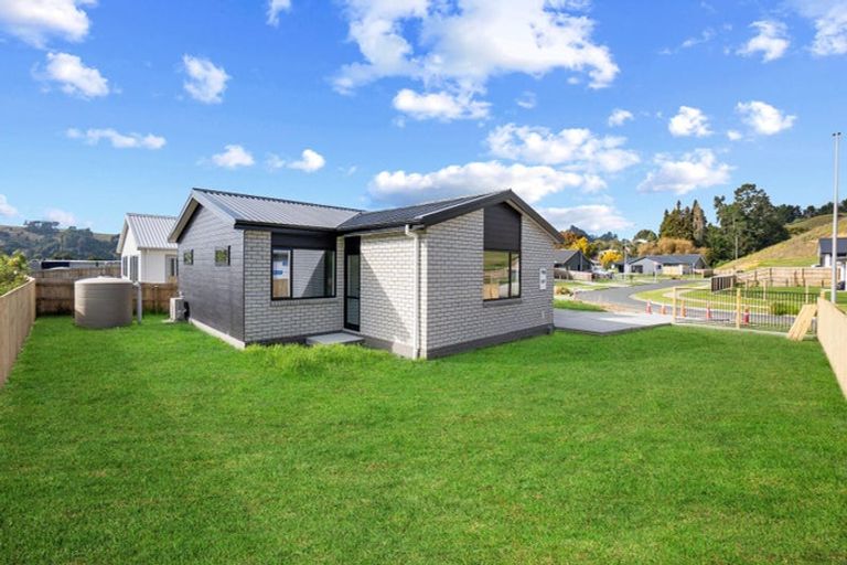 Photo of property in 14 Guy King Place, Huntly, 3700