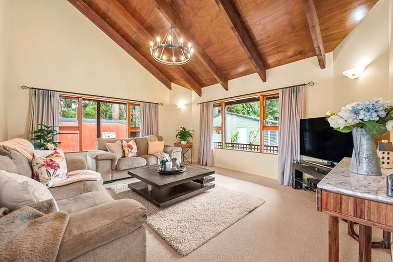 Photo of property in 3 Roseveare Grove, Te Marua, Upper Hutt, 5018