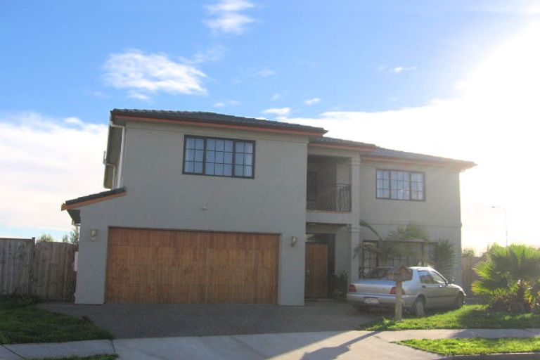 Photo of property in 23 Kaseng Place, East Tamaki Heights, Auckland, 2016