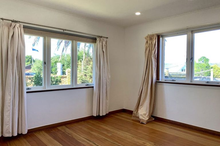 Photo of property in 86 Mcleod Road, Te Atatu South, Auckland, 0610