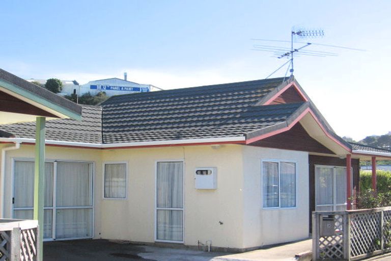 Photo of property in 2 Macalister Place, Miramar, Wellington, 6022