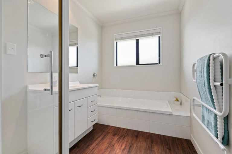 Photo of property in 17 Mccauley Street, Rolleston, 7614