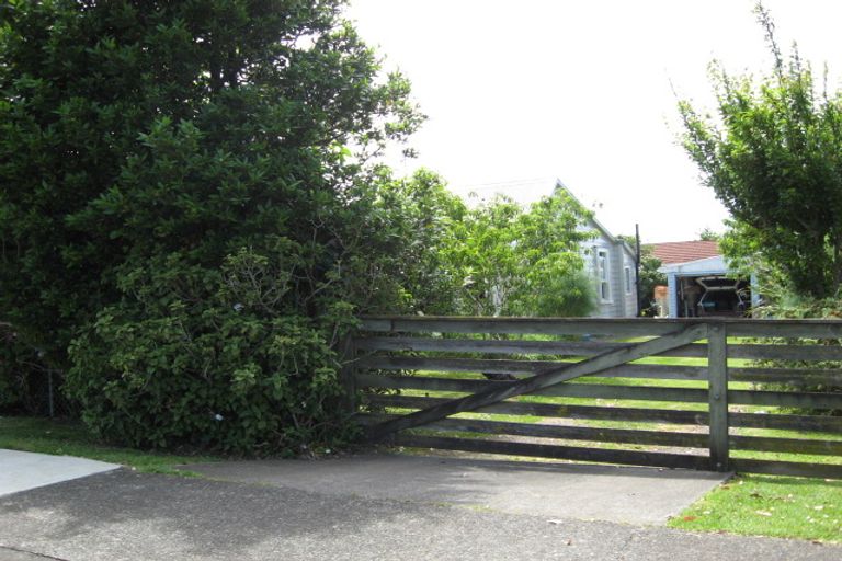 Photo of property in 65b Mountain Road, Mangere Bridge, Auckland, 2022