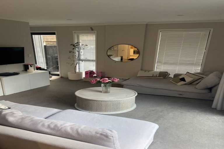 Photo of property in 12 Piko Lane, Hobsonville, Auckland, 0616