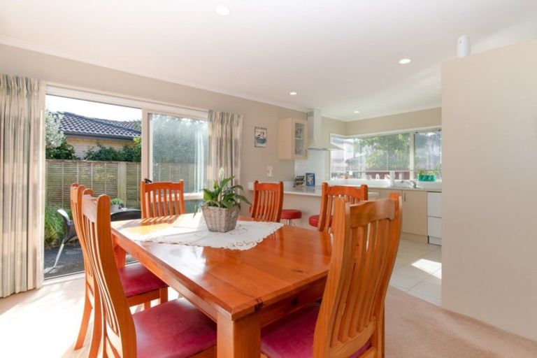 Photo of property in 3/14 Milton Road, Orewa, 0931