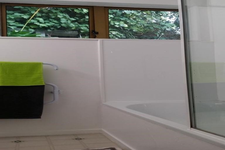 Photo of property in 9 Ridd Crescent, Karori, Wellington, 6012