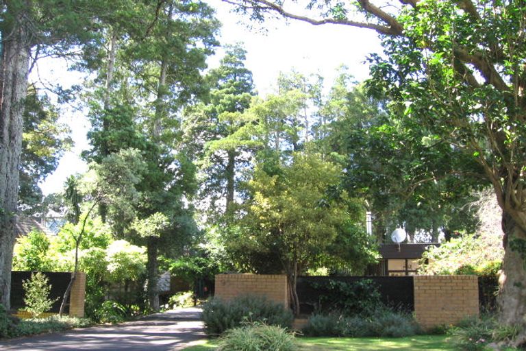 Photo of property in 95 Sylvia Road, Hillcrest, Auckland, 0627