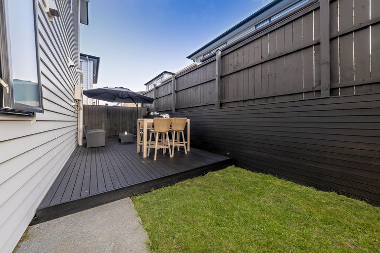 Photo of property in 23 Riroriro Road, Hobsonville, Auckland, 0616