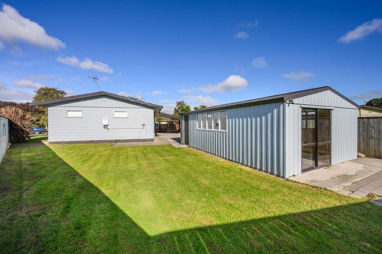 Photo of property in 9 Pinedale Parade, Milson, Palmerston North, 4414