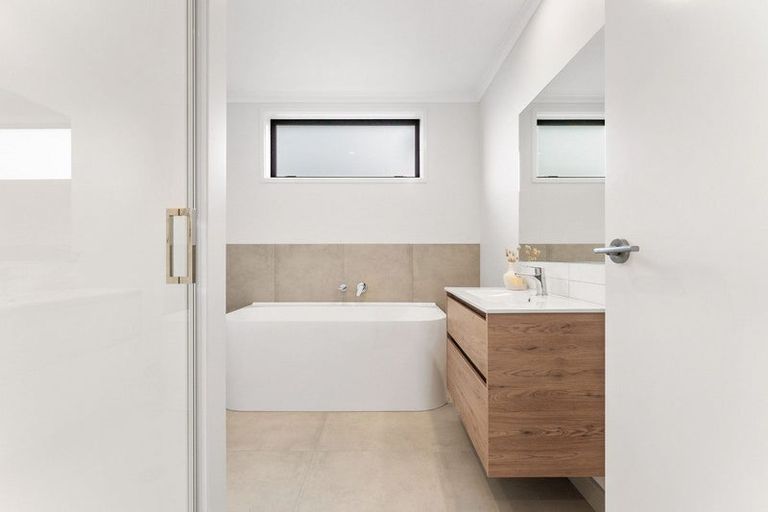 Photo of property in 19a Cowell Crescent, Pyes Pa, Tauranga, 3112